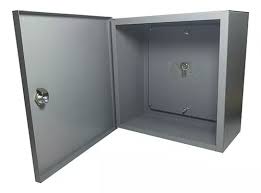 CAJA DE CONTROL 800X500X250mm NEMA 1 USO INTERIOR C/PUERTA Y CERRADURA DOBLE FONDO PINTURA ELECTROTASTICA GRIS