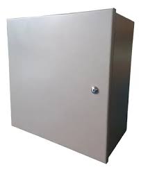 CAJA PARA TABLERO 670X440X135mm NEMA 3R USO EXTERIOR C/PUERTA Y CERRADURA DOBLE FONDO PINTURA ELECTROSTATICA GRIS